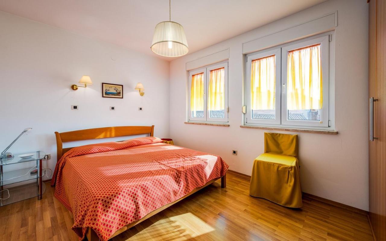 Valessia House With Apartment Umag Buitenkant foto