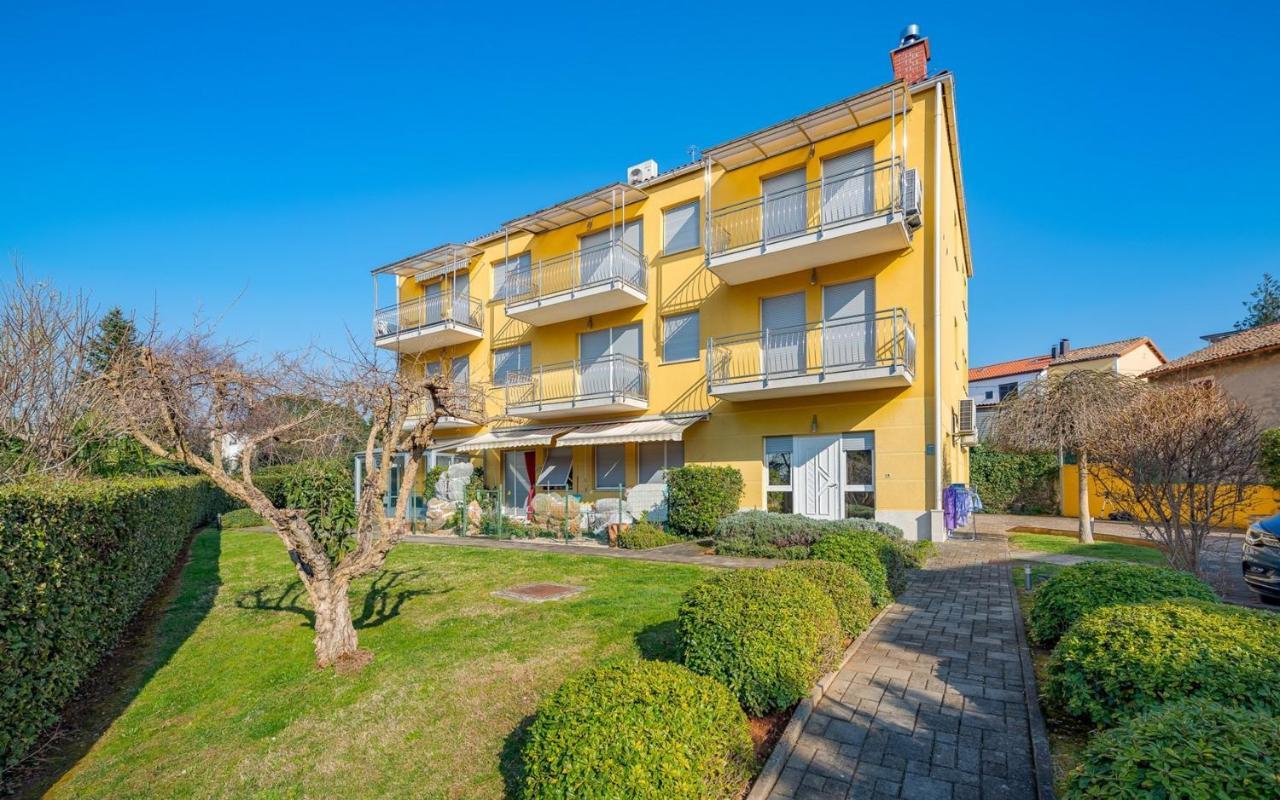Valessia House With Apartment Umag Buitenkant foto