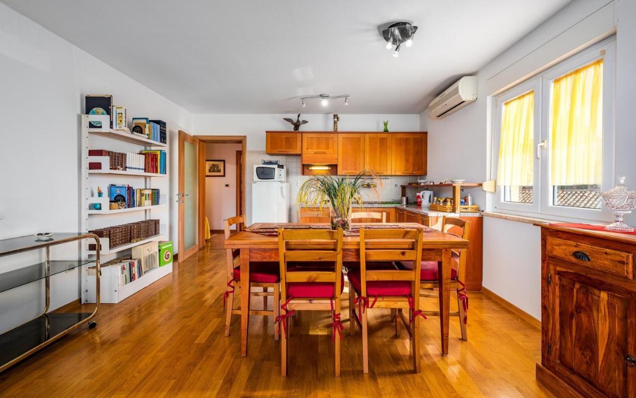Valessia House With Apartment Umag Buitenkant foto